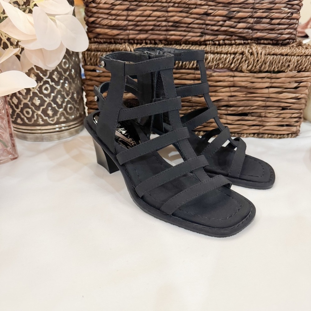 Donald J. Pliner Strappy Heels size 6M EUC - Picture 8 of 15